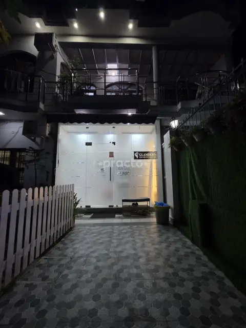 Clinic entrance, Genus Dental, Lucknow
